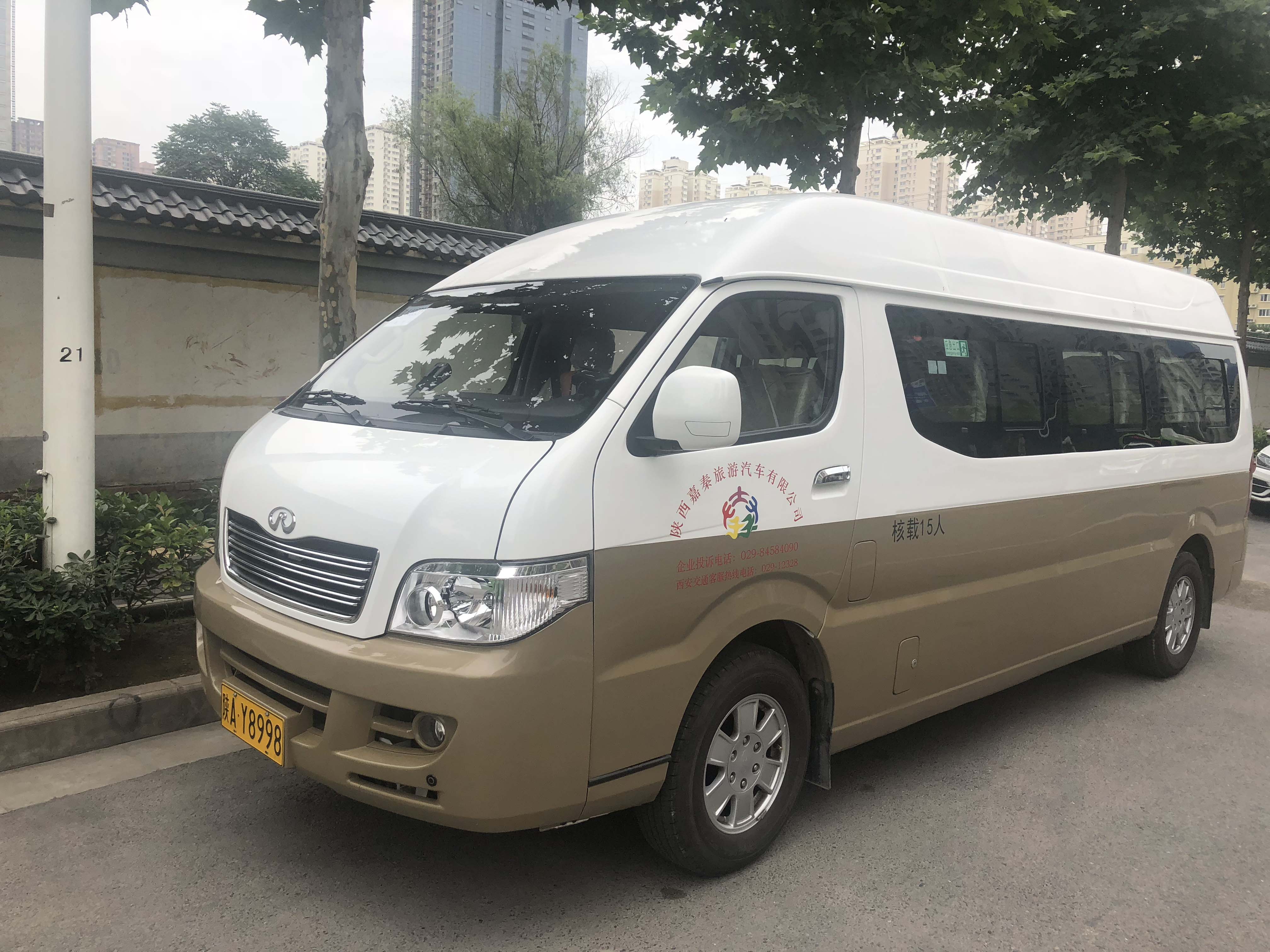 15座中巴