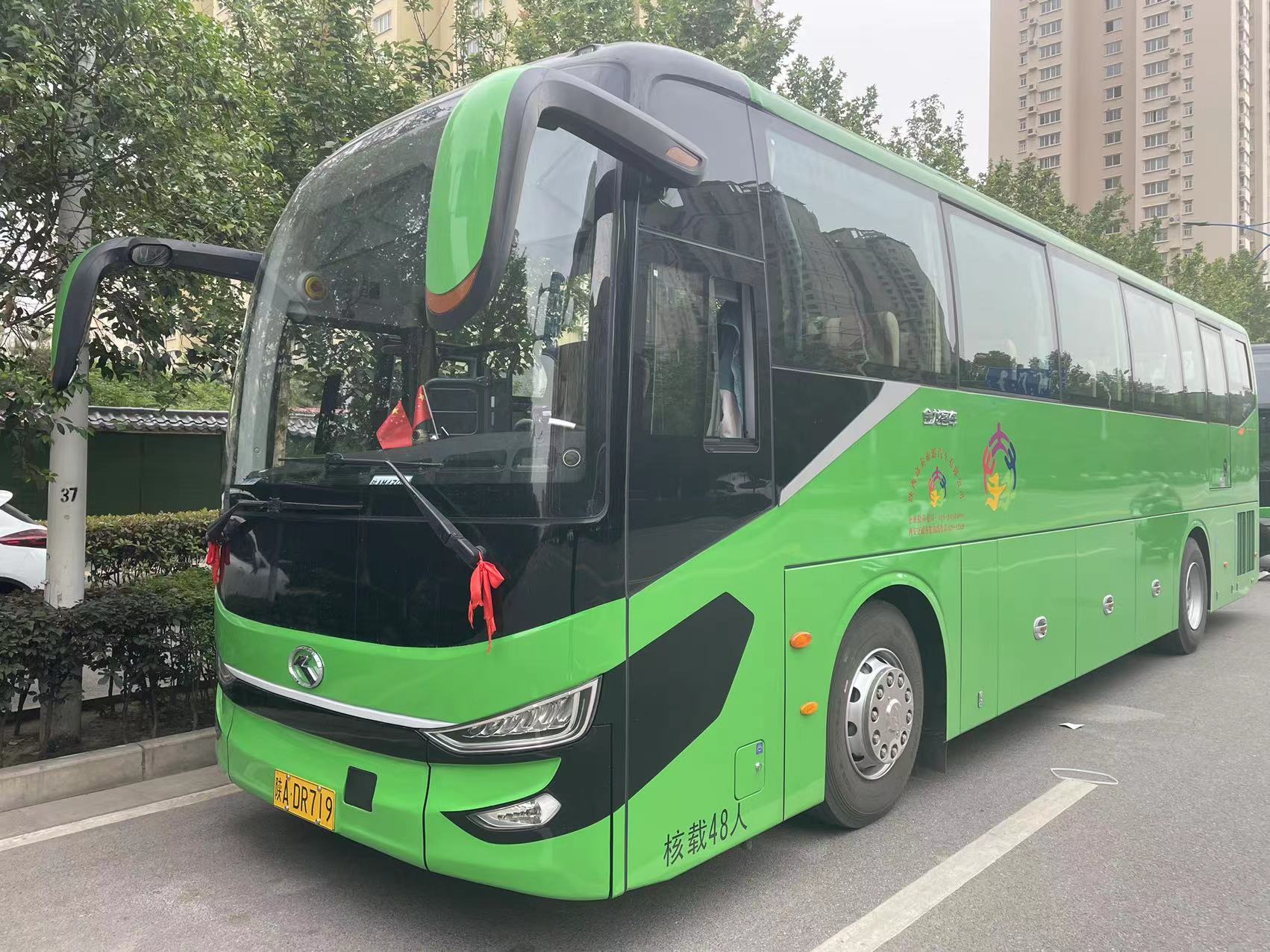 48座正规运营豪华大巴车